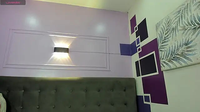 Snapshot of tiiny_emilly chatting on September 2025 09:07:02 PM tiiny emilly online show from September 2025 09:07:02 PM