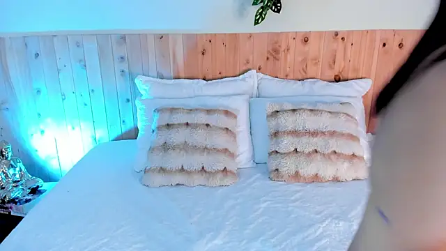 CloehSmiith online show from April 2026 12:00:02 PM