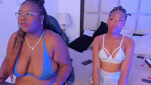 Snapshot of ElisabettaMonroy chatting on December 2025 08:59:01 PM ElisabettaMonroy online show from December 2025 08:59:01 PM