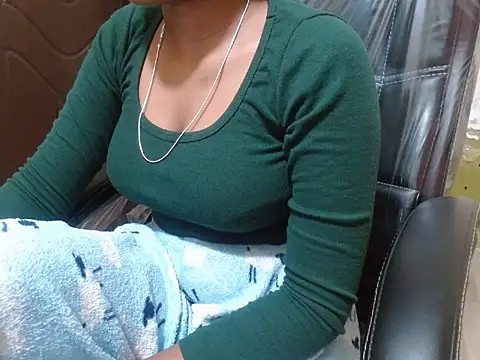 Snapshot of shallyji chatting on October 2025 01:34:01 PM shallyji online show from October 2025 01:34:01 PM