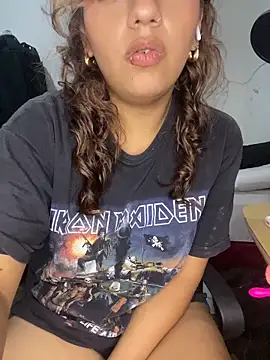 Snapshot of SoftLady_S33 chatting on February 2026 01:28:01 AM SoftLady S33 online show from February 2026 01:28:01 AM