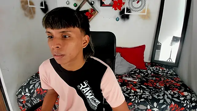 tyler twink boy online show from December 2025 02:02:02 PM