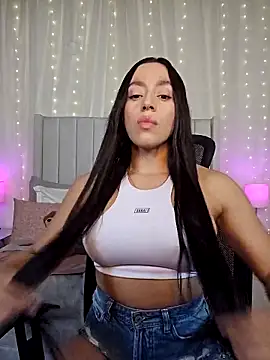 Snapshot of AriadnaTaylor chatting on December 2025 06:03:02 PM AriadnaTaylor online show from December 2025 06:03:02 PM