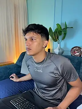 Leo Savage  online show from April 2026 04:02:02 AM