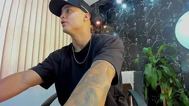 Alexander ferre online show from October 2025 01:00:01 PM