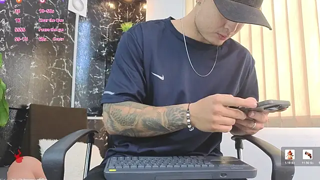 Snapshot of Alexander_ferre chatting on April 2026 01:31:02 PM Alexander ferre online show from April 2026 01:31:02 PM