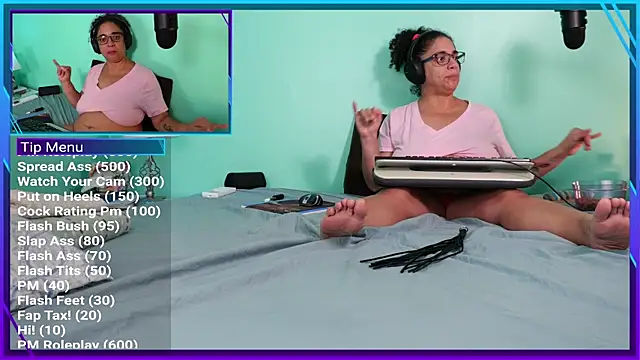 Snapshot of nsfwismorefun chatting on October 2025 10:19:01 PM nsfwismorefun online show from October 2025 10:19:01 PM