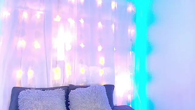 LilyRousee online show from November 2025 06:15:01 PM