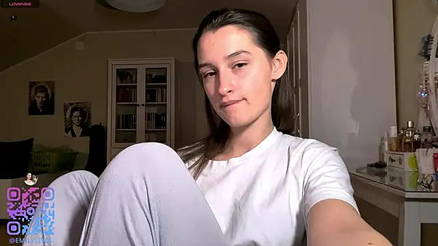 DarlineBrustera online show from April 2026 04:49:01 PM