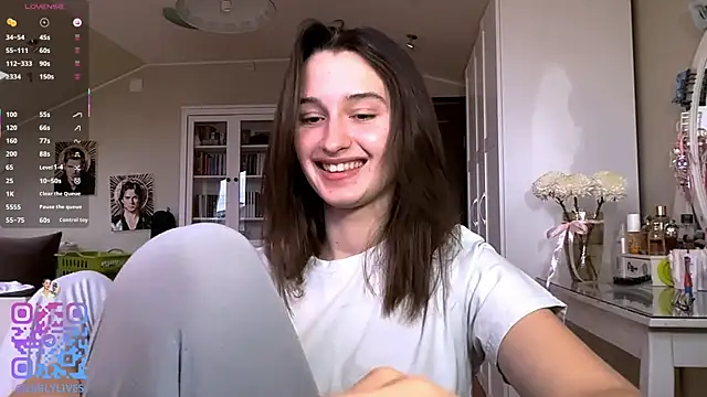 DarlineBrustera online show from April 2026 02:25:01 PM