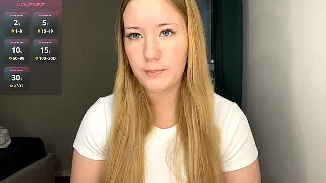 Snapshot of PandaFluff chatting on October 2025 04:14:02 PM PandaFluff online show from October 2025 04:14:02 PM