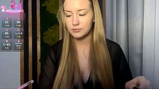 Snapshot of PandaFluff chatting on November 2025 04:49:01 PM PandaFluff online show from November 2025 04:49:01 PM