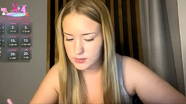 Snapshot of PandaFluff chatting on November 2025 04:23:01 PM PandaFluff online show from November 2025 04:23:01 PM