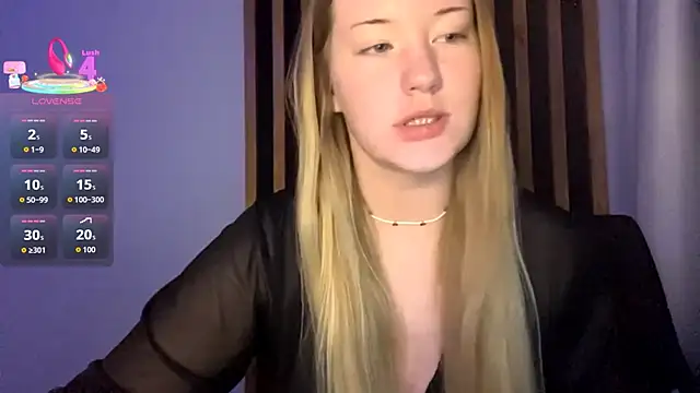 Snapshot of PandaFluff chatting on December 2025 06:24:02 PM PandaFluff online show from December 2025 06:24:02 PM