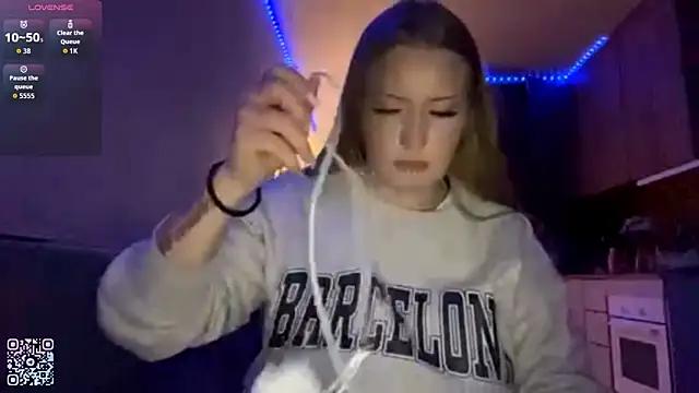 PandaFluff online show from February 2026 06:18:01 PM