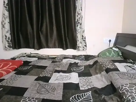 Snapshot of its_me_Rashmi chatting on November 2025 01:57:02 PM its me Rashmi online show from November 2025 01:57:02 PM