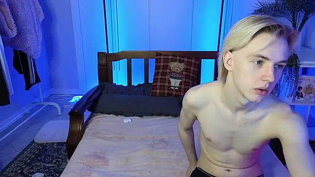 saintlauren1 online show from November 2025 07:17:01 PM