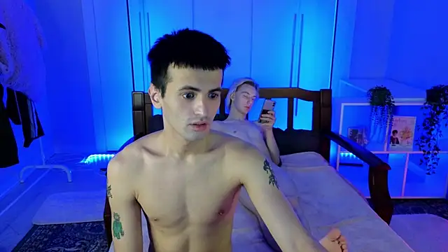 saintlauren1 online show from December 2025 07:10:02 PM