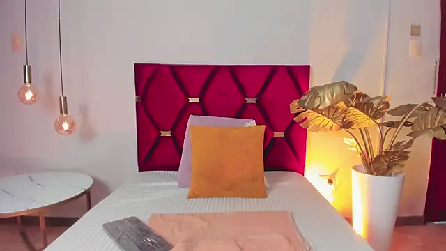 Snapshot of SamantaVee chatting on September 2025 11:44:02 AM SamantaVee online show from September 2025 11:44:02 AM