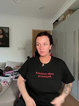 OliviaaFischer online show from April 2026 05:32:01 PM