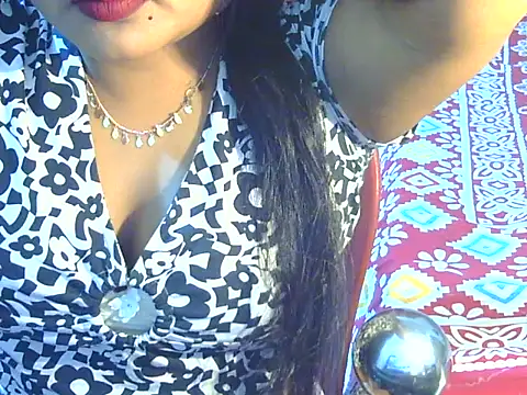 Nusrat Faria07 online show from October 2025 08:57:01 PM