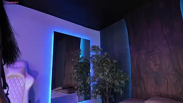 RenataLeclair online show from December 2025 05:08:02 PM