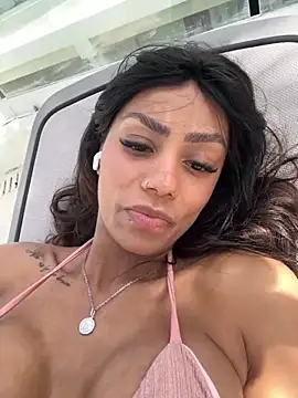 Snapshot of Sarajames chatting on November 2025 06:21:02 PM Sarajames online show from November 2025 06:21:02 PM