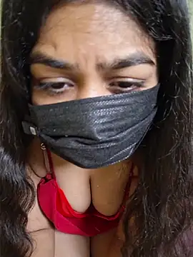 YourToxicBae online show from April 2026 07:07:02 PM