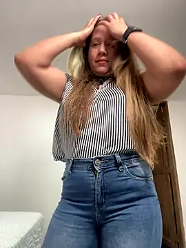 emma hot2006 online show from November 2025 06:30:01 PM