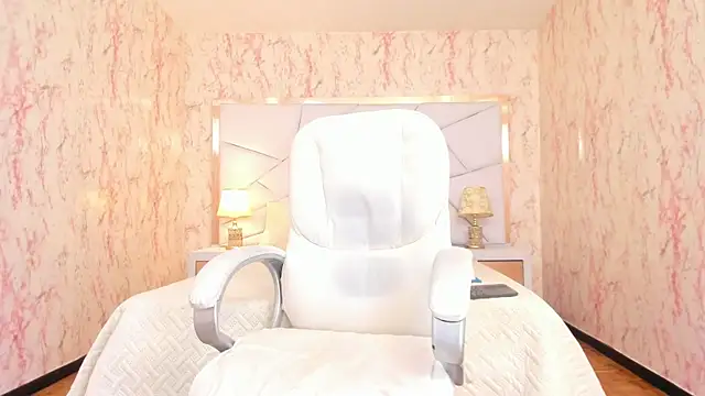 Snapshot of Emily_Whinfre chatting on February 2026 08:56:02 PM Emily Whinfre online show from February 2026 08:56:02 PM