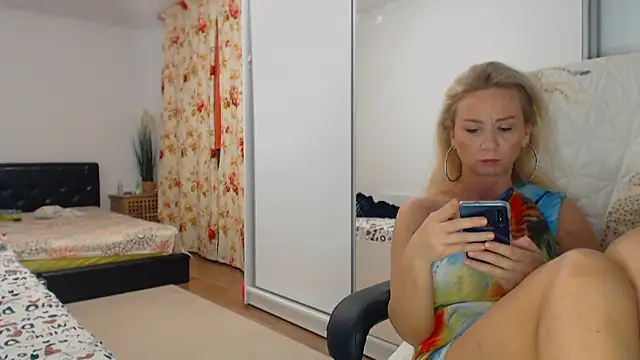 merlyn4 online show from January 2025 03:55:01 PM