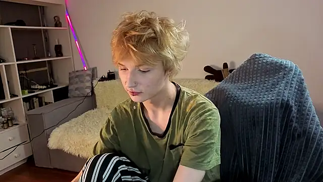 Snapshot of Your_avatar chatting on September 2025 06:52:02 PM Your avatar online show from September 2025 06:52:02 PM