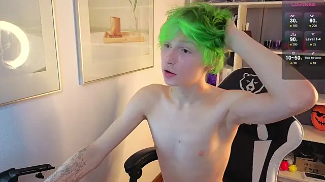 Snapshot of Your_avatar chatting on November 2025 01:28:01 AM Your avatar online show from November 2025 01:28:01 AM