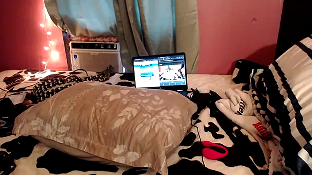 Snapshot of RicaSuave_69 chatting on May 2026 11:10:01 PM RicaSuave 69 online show from May 2026 11:10:01 PM