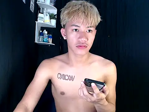 Snapshot of naughtyboyloy_0 chatting on December 2025 02:38:01 AM naughtyboyloy 0 online show from December 2025 02:38:01 AM