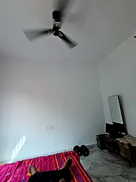 Snapshot of LundBoyram chatting on November 2025 08:17:02 AM LundBoyram online show from November 2025 08:17:02 AM