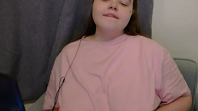 Snapshot of brattyprincessemma chatting on January 2026 05:04:01 PM brattyprincessemma online show from January 2026 05:04:01 PM