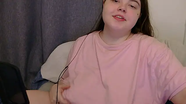 Snapshot of brattyprincessemma chatting on January 2026 04:45:02 PM brattyprincessemma online show from January 2026 04:45:02 PM