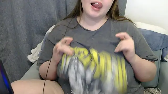 Snapshot of brattyprincessemma chatting on February 2026 06:26:01 PM brattyprincessemma online show from February 2026 06:26:01 PM