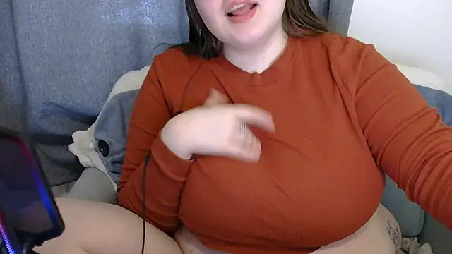 Snapshot of brattyprincessemma chatting on February 2026 02:35:01 PM brattyprincessemma online show from February 2026 02:35:01 PM