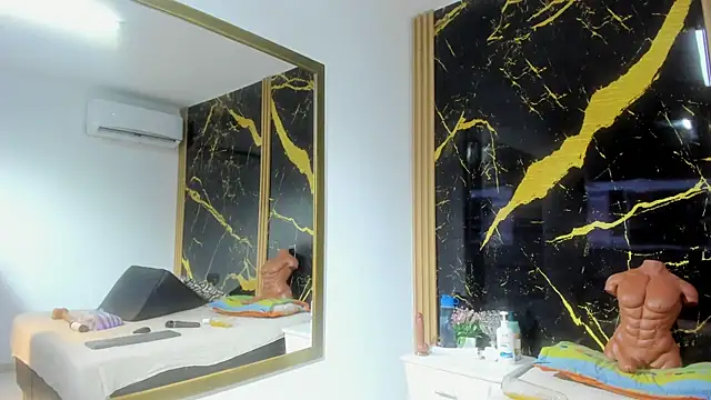 AdrianaVegga online show from February 2026 03:11:01 AM