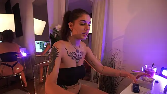 Snapshot of jeniffer_foxx chatting on September 2025 05:18:02 AM jeniffer foxx online show from September 2025 05:18:02 AM