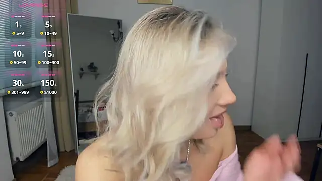 Snapshot of FaaBinaa chatting on October 2025 07:03:02 AM FaaBinaa online show from October 2025 07:03:02 AM