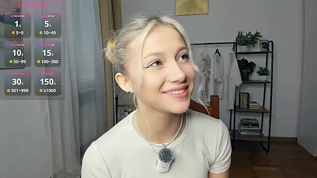 Snapshot of FaaBinaa chatting on November 2025 07:18:02 AM FaaBinaa online show from November 2025 07:18:02 AM