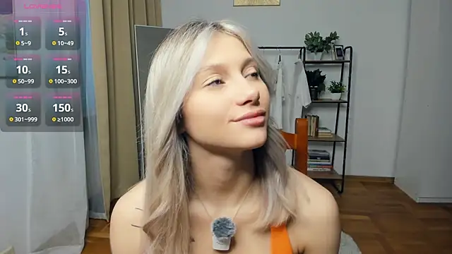 Snapshot of FaaBinaa chatting on November 2025 07:12:01 AM FaaBinaa online show from November 2025 07:12:01 AM