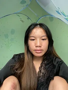 Snapshot of QueenLink chatting on October 2025 03:37:02 AM QueenLink online show from October 2025 03:37:02 AM