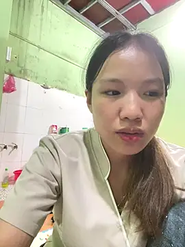 Snapshot of QueenLink chatting on October 2025 04:28:01 PM QueenLink online show from October 2025 04:28:01 PM