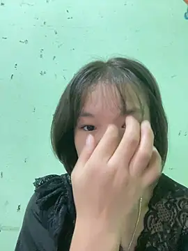 Snapshot of QueenLink chatting on November 2025 04:03:01 AM QueenLink online show from November 2025 04:03:01 AM