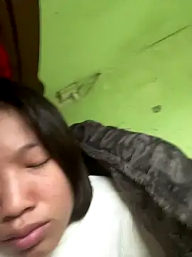 Snapshot of QueenLink chatting on November 2025 02:37:02 AM QueenLink online show from November 2025 02:37:02 AM