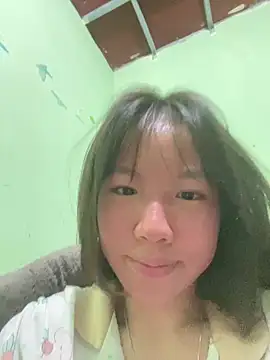 Snapshot of QueenLink chatting on December 2025 10:03:01 PM QueenLink online show from December 2025 10:03:01 PM